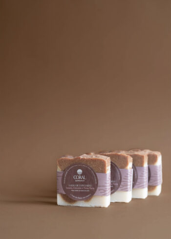 sabão esfoliante natural com canela e cúrcuma